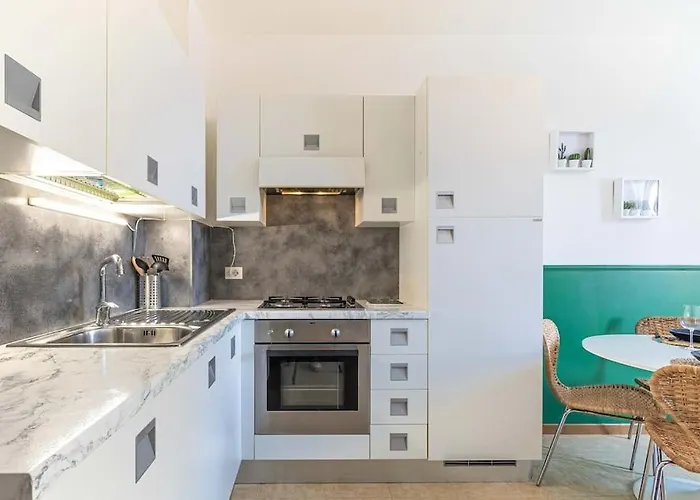 Teatro Ariston, Elegante * Σαν Ρέμο